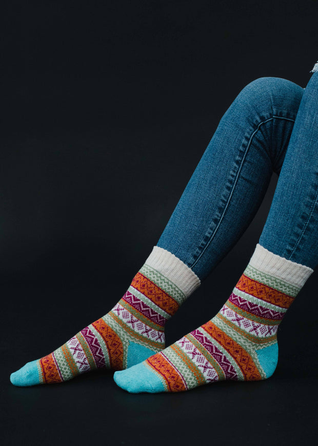 Calcetines con estampado crema, azul claro y morado